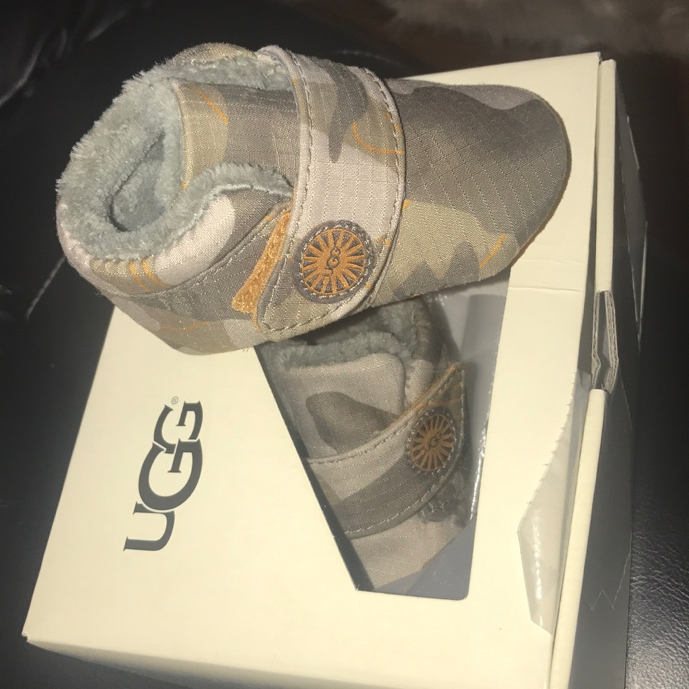 Baby ugg